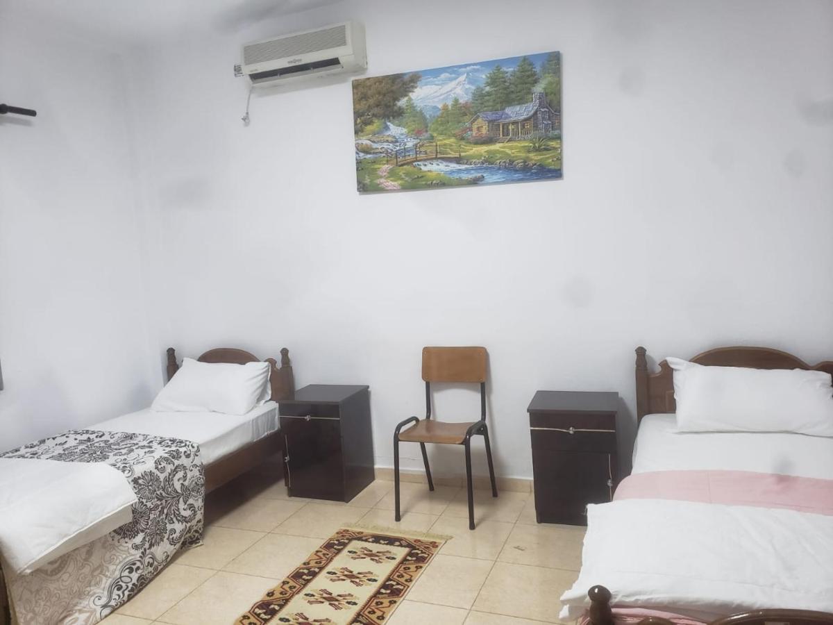 Hostel Split Rock 地拉那 外观 照片