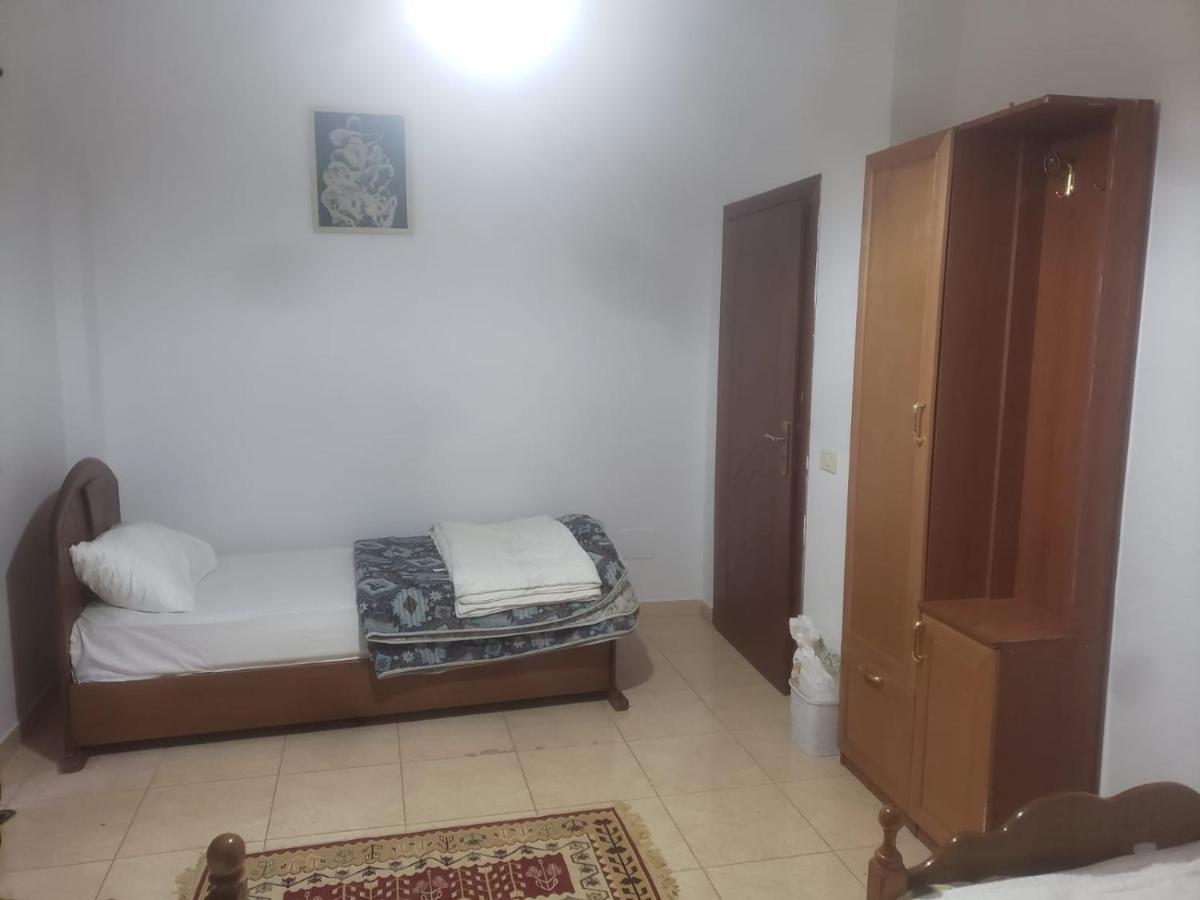Hostel Split Rock 地拉那 外观 照片