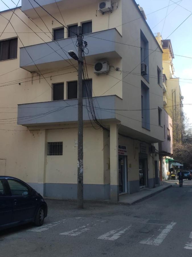 Hostel Split Rock 地拉那 外观 照片