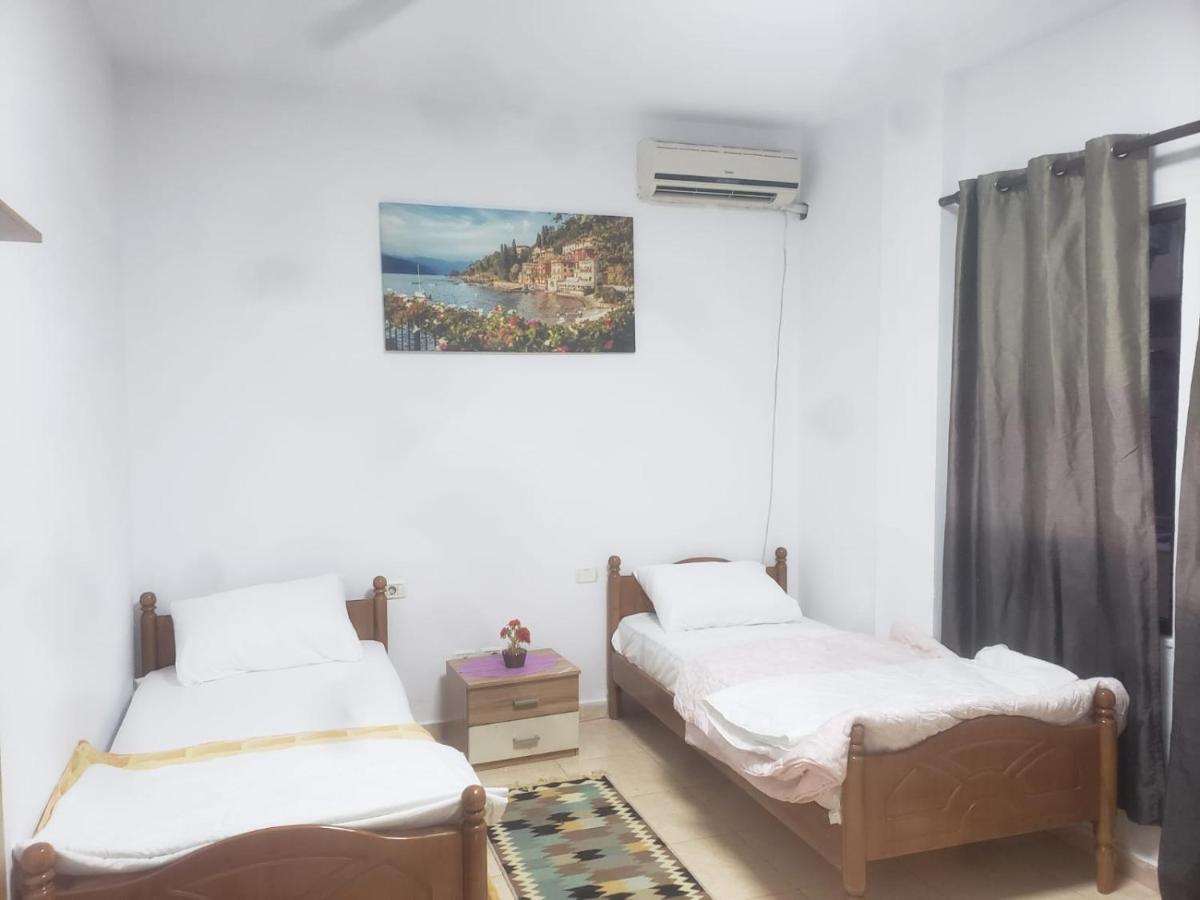 Hostel Split Rock 地拉那 外观 照片