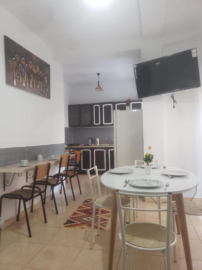 Hostel Split Rock 地拉那 外观 照片