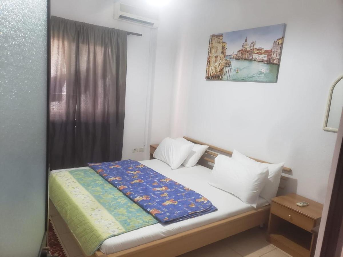 Hostel Split Rock 地拉那 外观 照片