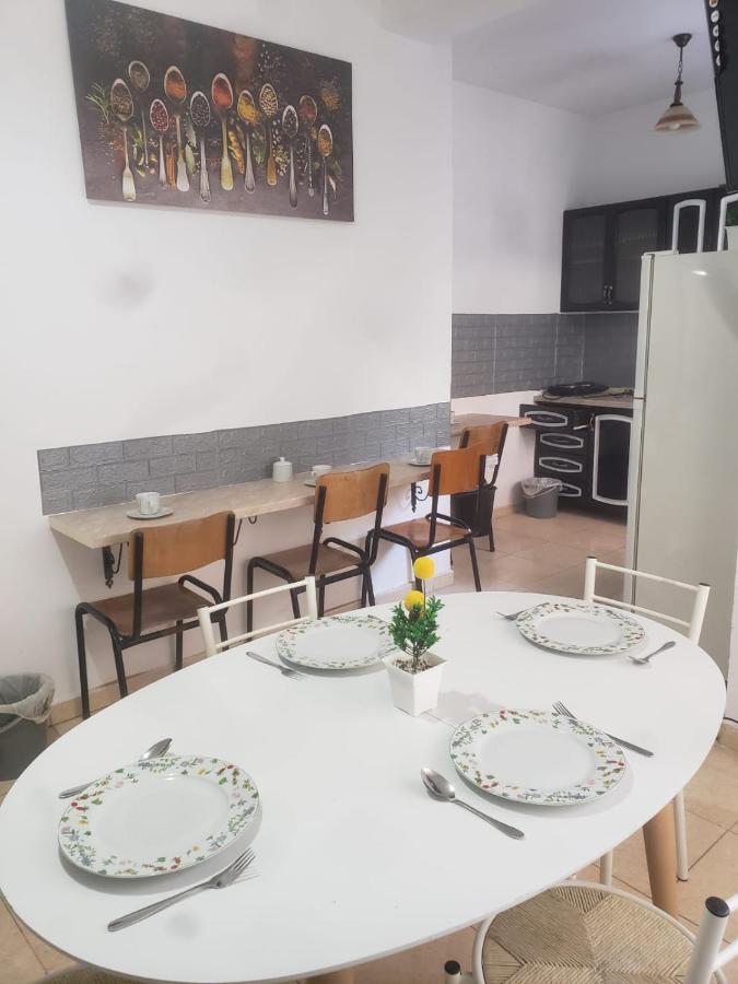 Hostel Split Rock 地拉那 外观 照片