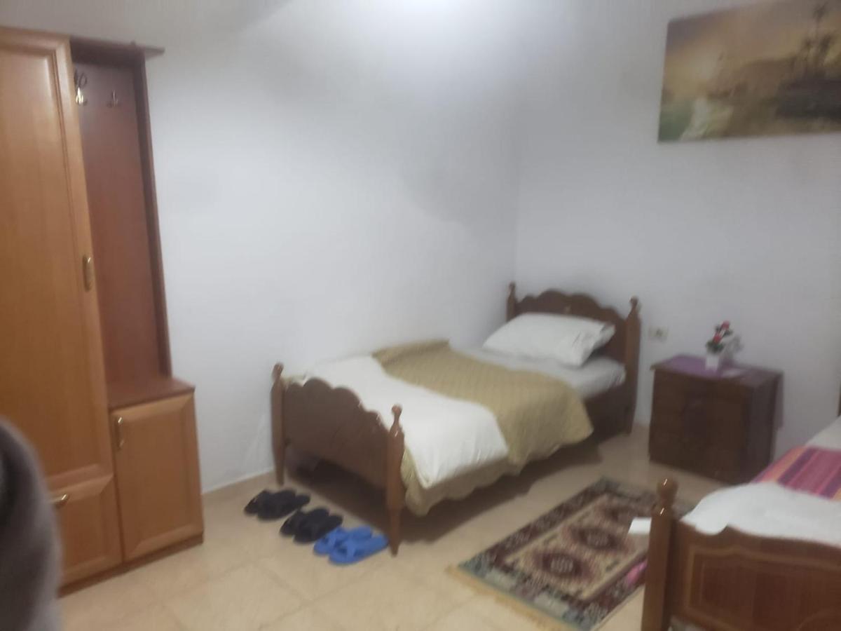 Hostel Split Rock 地拉那 外观 照片