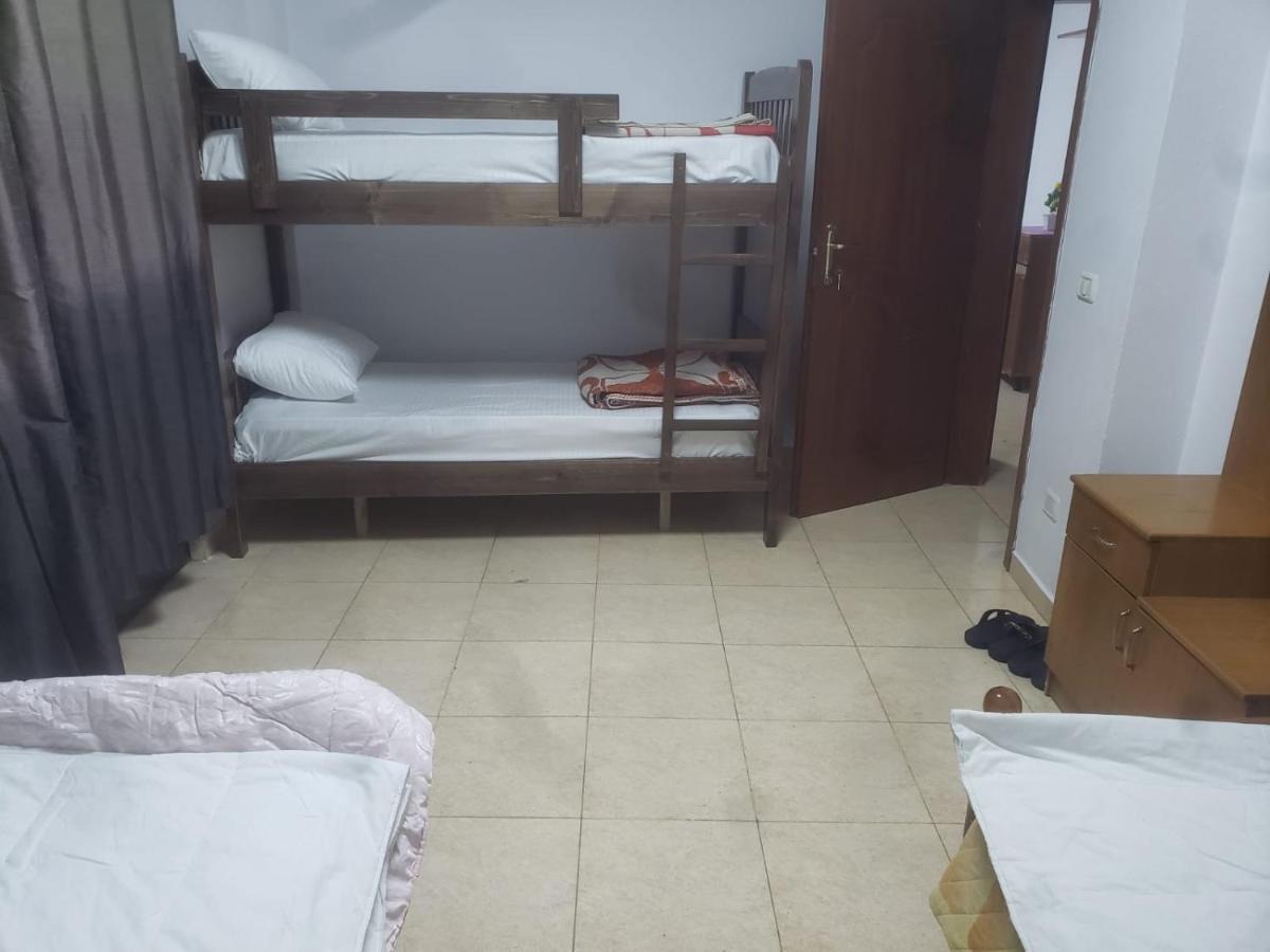 Hostel Split Rock 地拉那 外观 照片