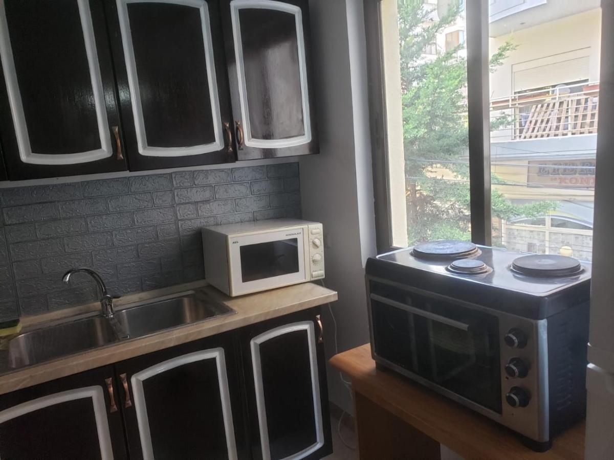 Hostel Split Rock 地拉那 外观 照片