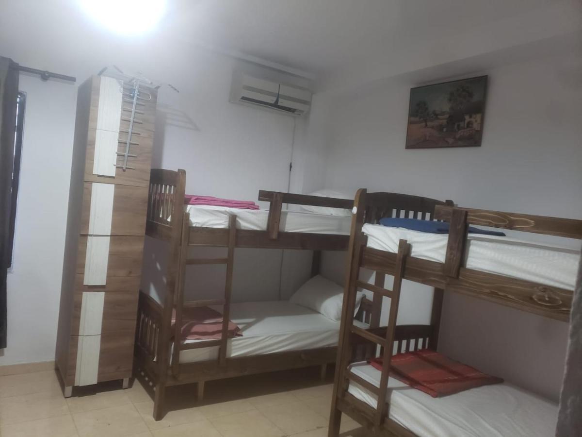 Hostel Split Rock 地拉那 外观 照片