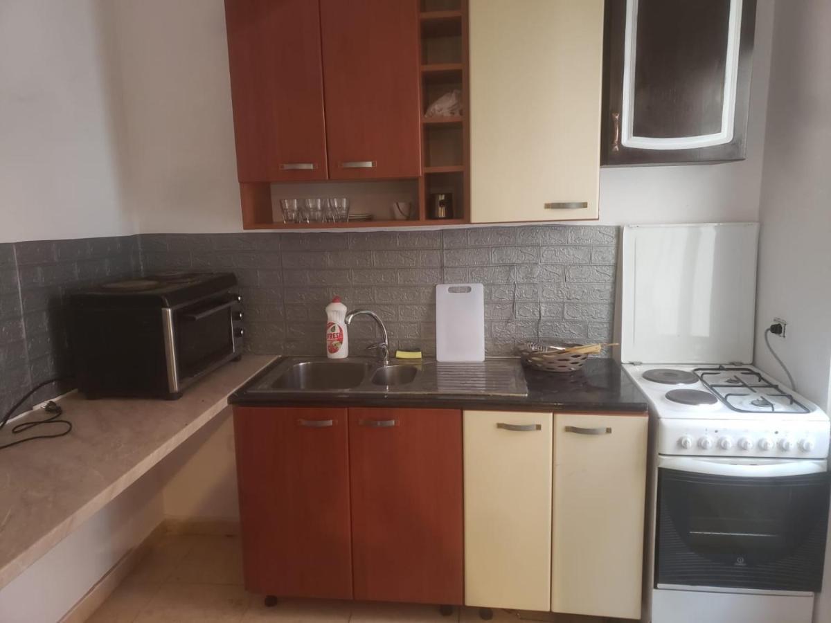 Hostel Split Rock 地拉那 外观 照片