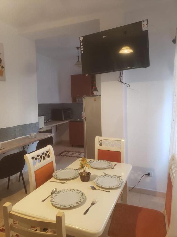 Hostel Split Rock 地拉那 外观 照片