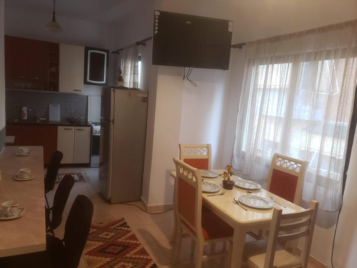 Hostel Split Rock 地拉那 外观 照片