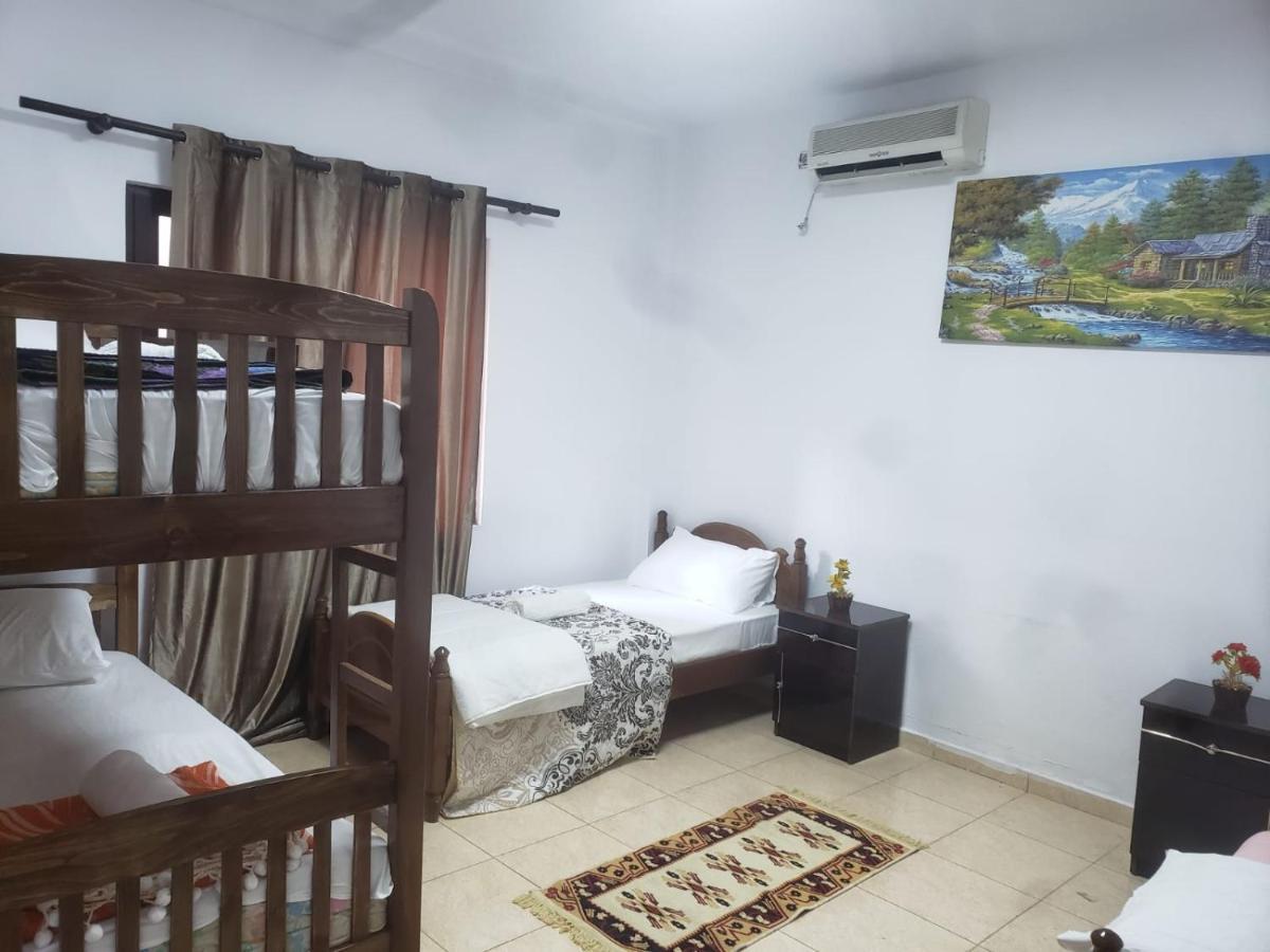 Hostel Split Rock 地拉那 外观 照片